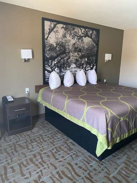  - SureStay Hotel by Best Western Alexandria - I-49, Exit 90