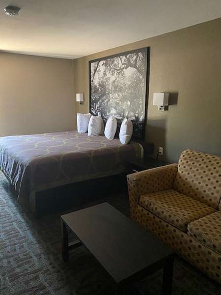  - SureStay Hotel by Best Western Alexandria - I-49, Exit 90