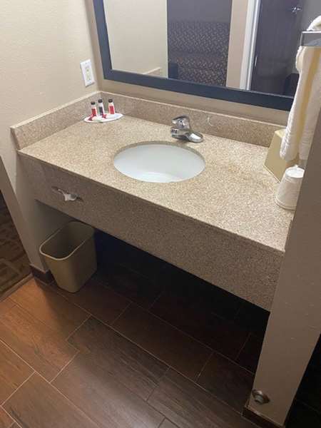  - SureStay Hotel by Best Western Alexandria - I-49, Exit 90