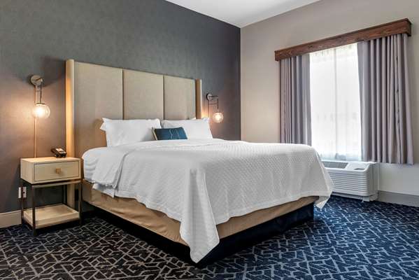 Suite - Lyric Hotel West End District Cleveland
