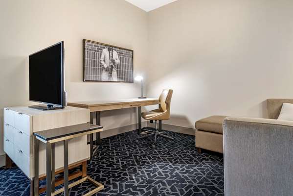 Suite - Lyric Hotel West End District Cleveland