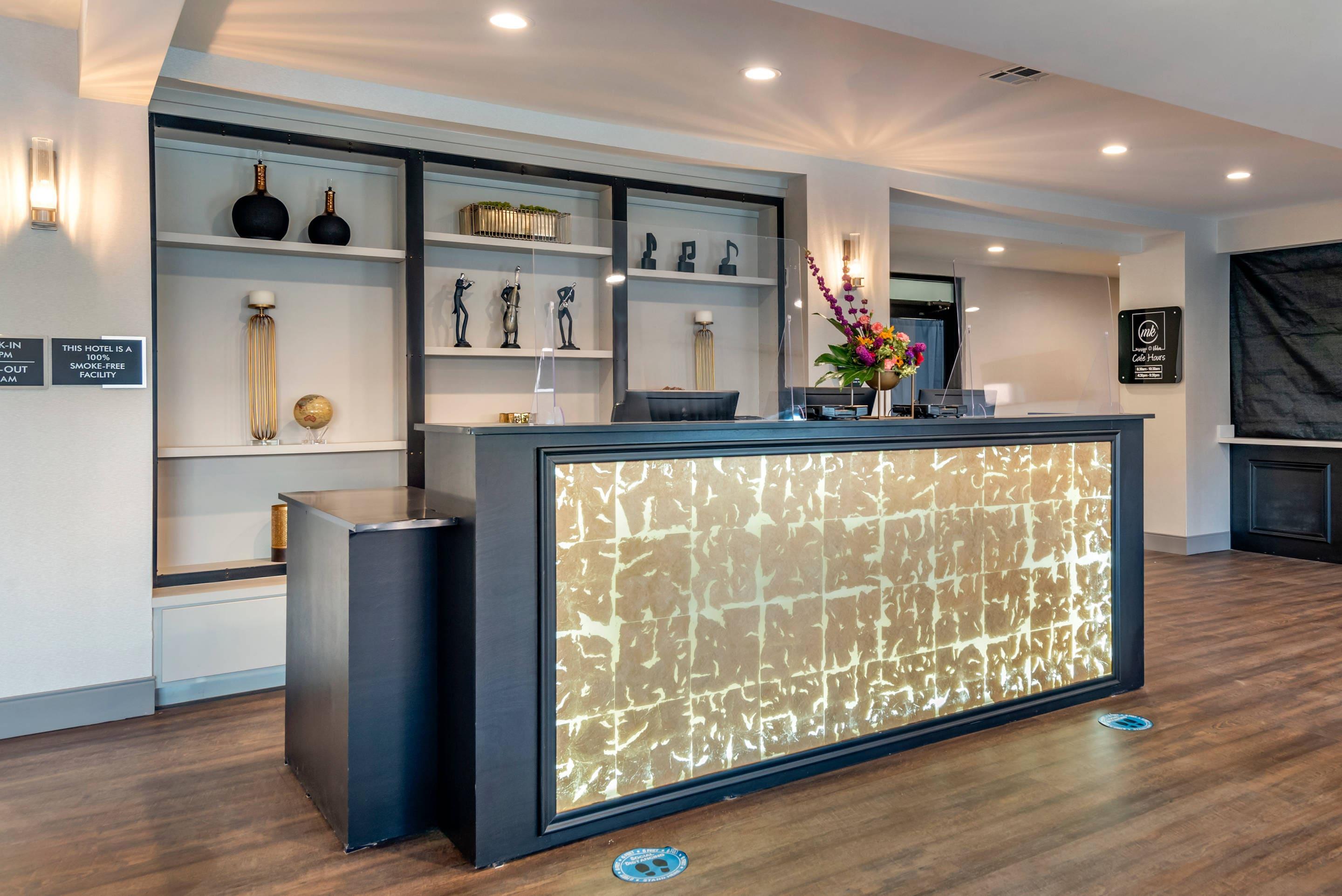 Front desk | Lyric Hotel West End, Ascend Hotel Collection