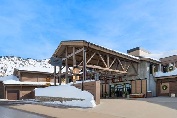 Exterior view - Snowpine Lodge Alta