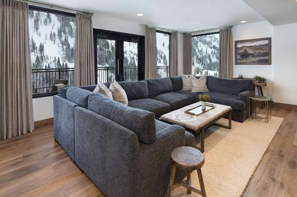  - Snowpine Lodge Alta