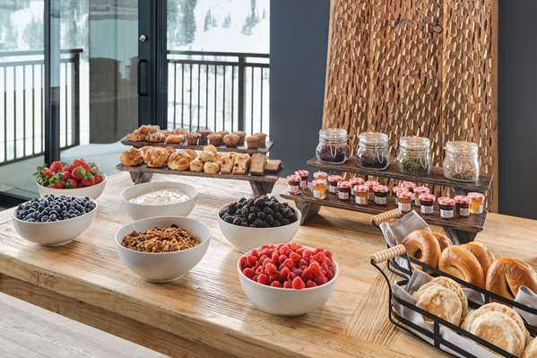 Restaurant - Snowpine Lodge Alta