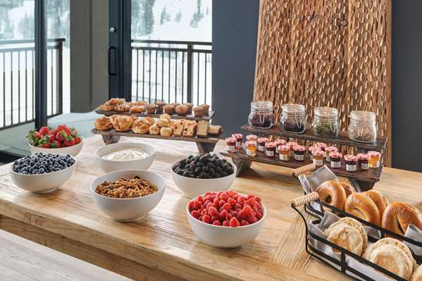 Restaurant - Snowpine Lodge Alta