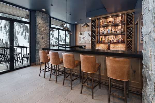 Bar - Snowpine Lodge Alta
