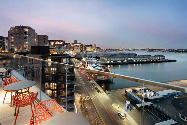Bar - Hyatt Place Hotel Seaport District Boston