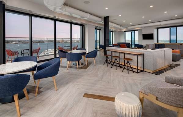 Bar - Hyatt Place Hotel Seaport District Boston