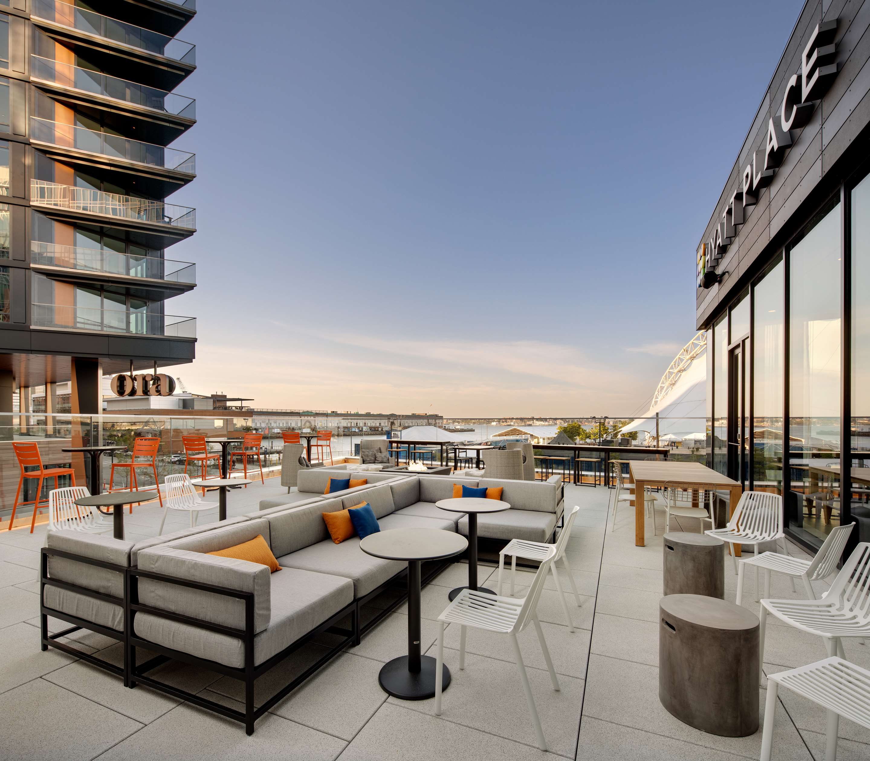 Bar Lounge