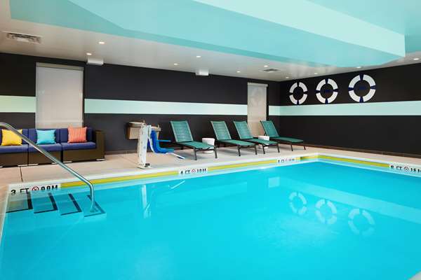 Pool - Tru by Hilton Airport Charleston - I-26, Exit 213