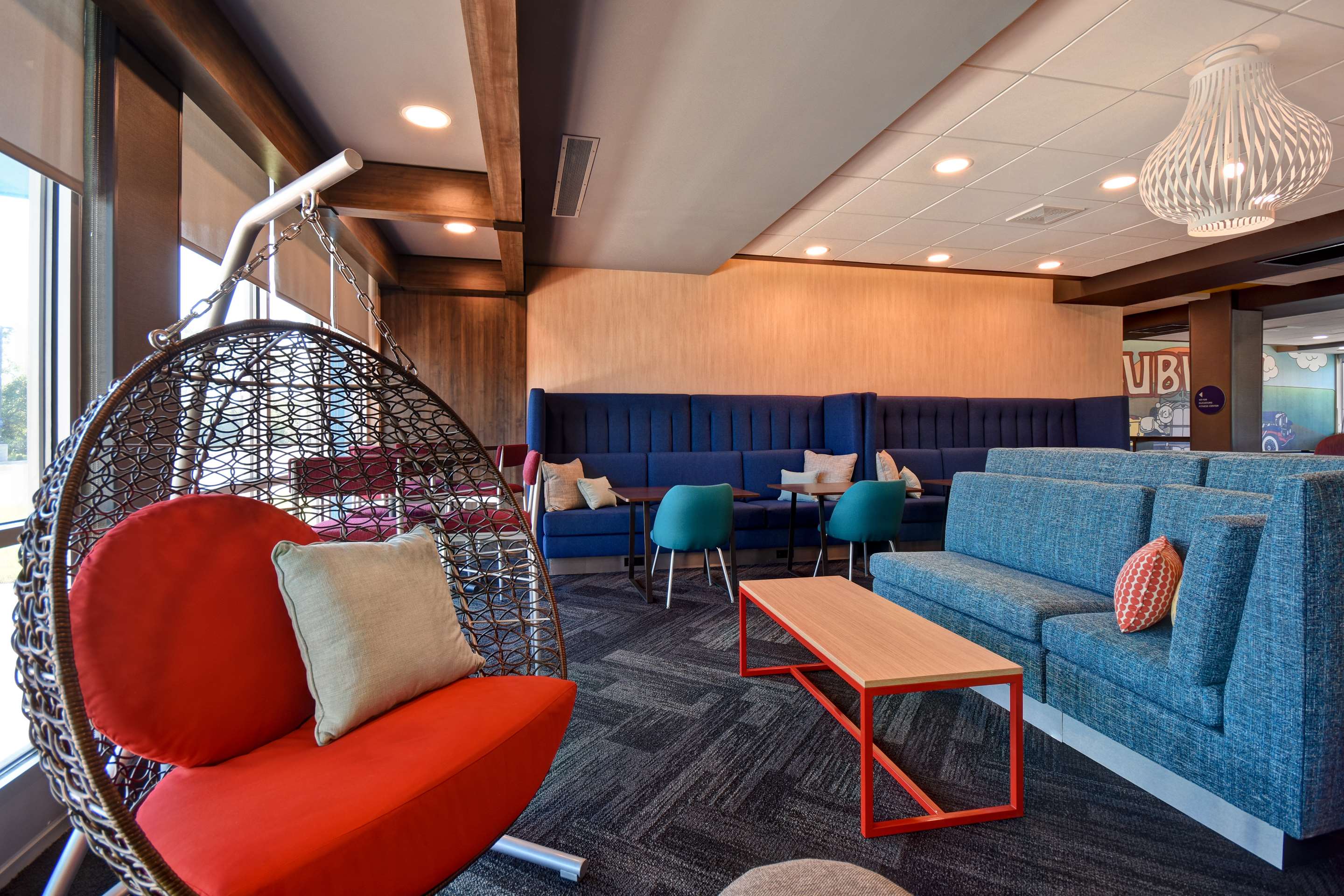 Lobby | Tru by Hilton Auburn