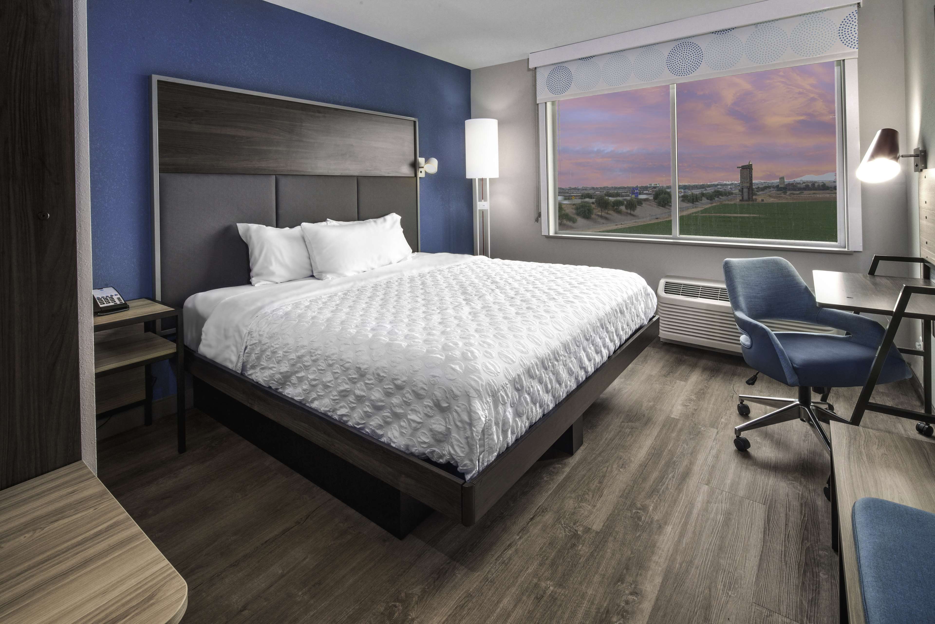 Tru by Hilton Goodyear Phoenix West Room Type - 1 KING HEARING ACCESSIBLE