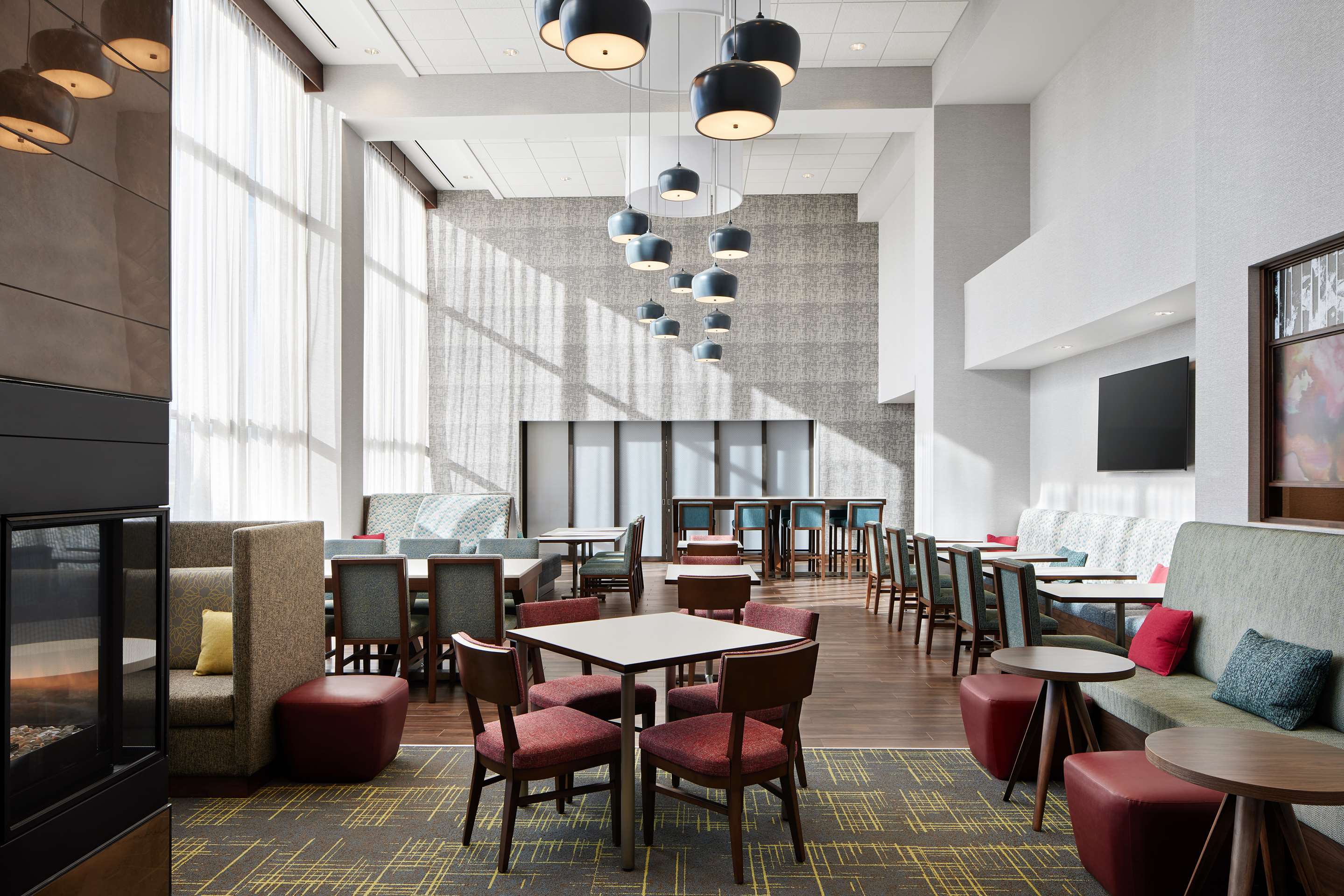 Lobby | Hampton Inn & Suites Franklin Indianapolis