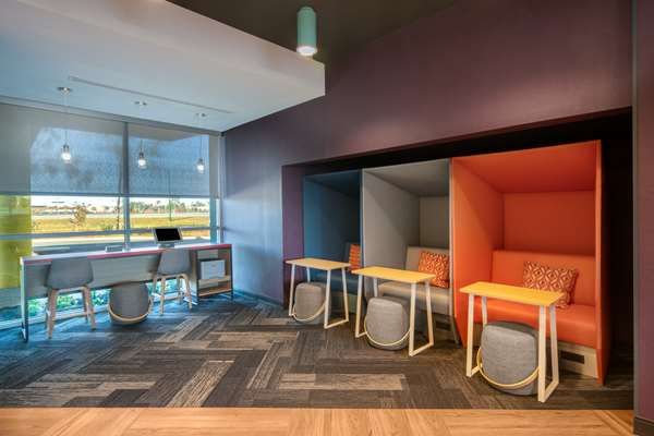 Conference Area - Tru by Hilton Airport Savannah - I-95, Exit 104