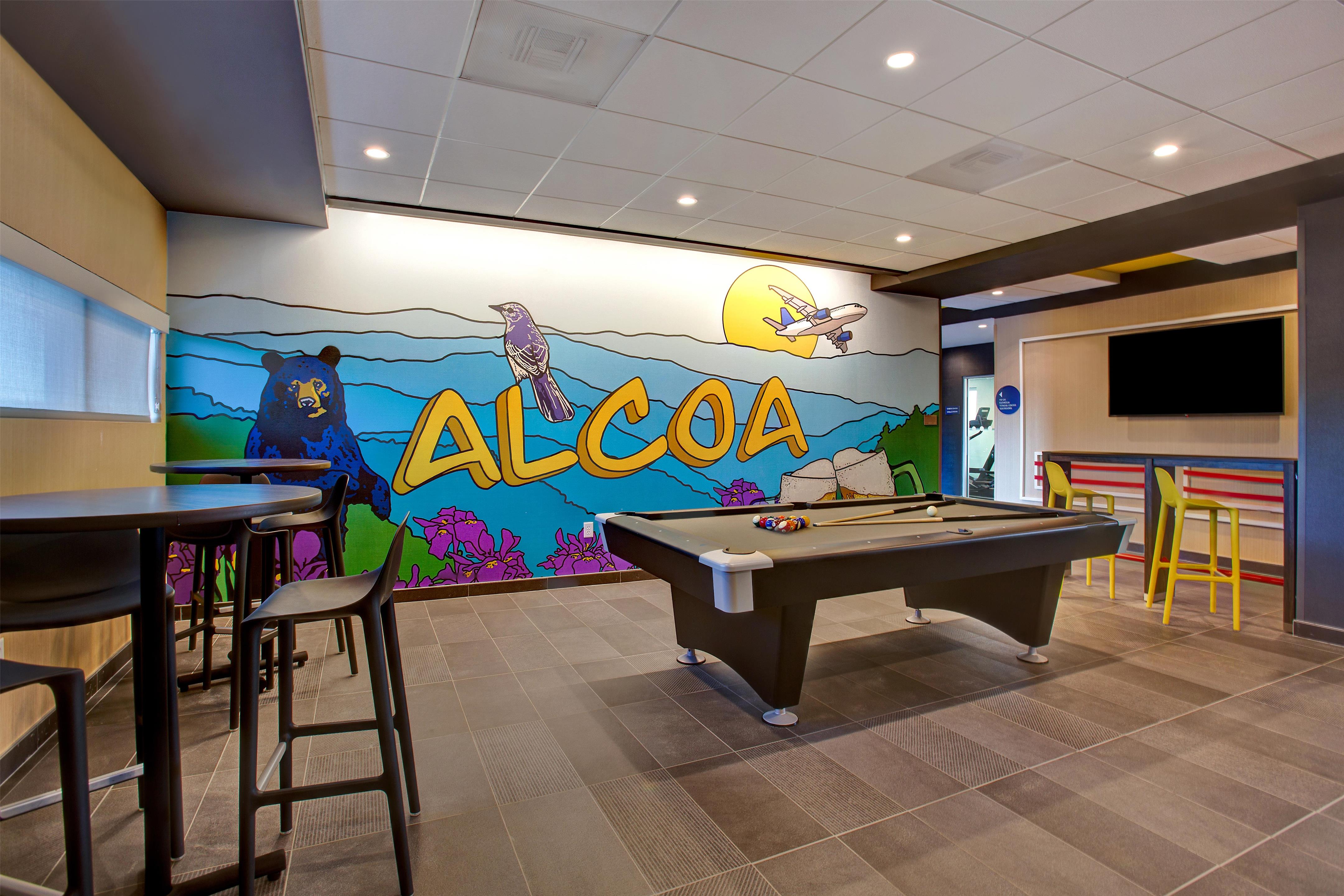 Lobby | Tru by Hilton Alcoa Knoxville Airport