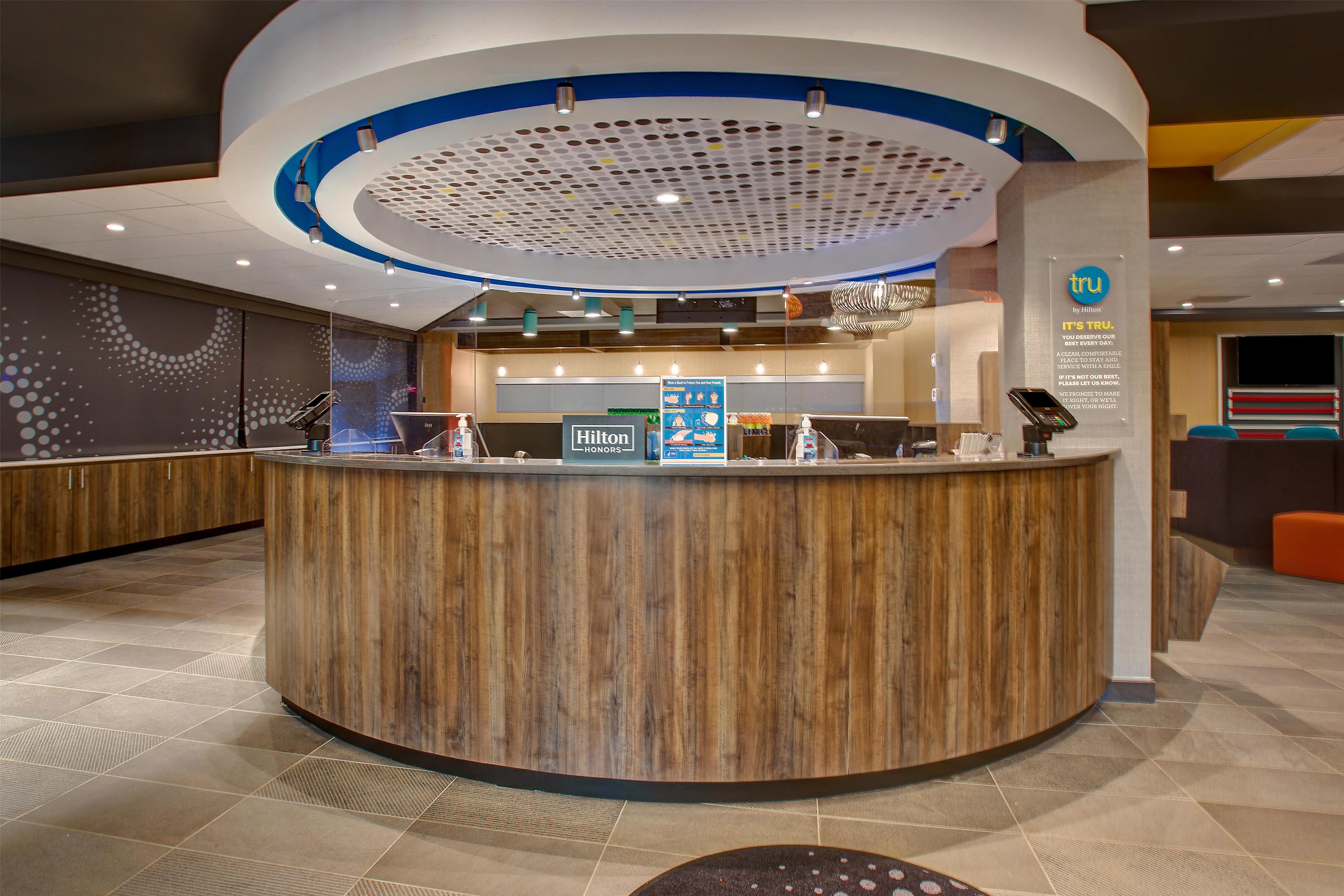 Reception | Tru by Hilton Alcoa Knoxville Airport