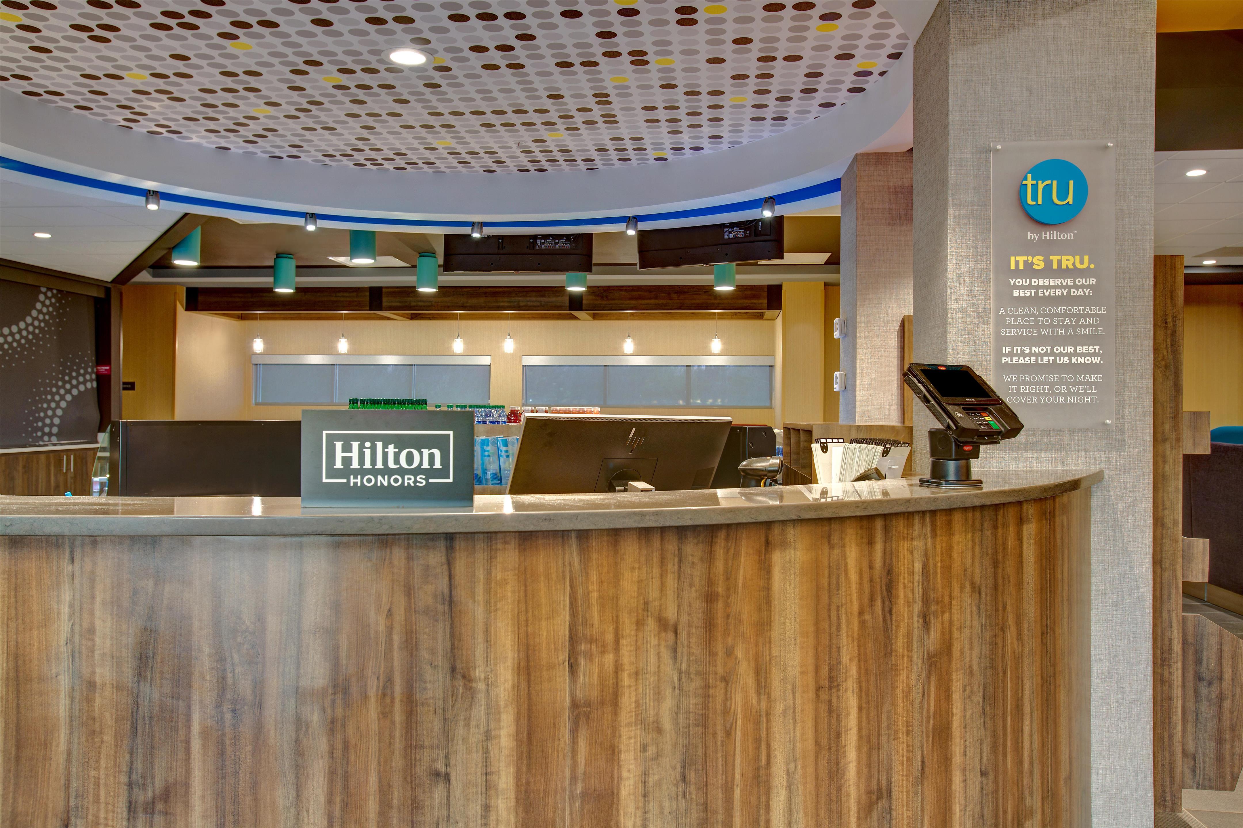 Reception | Tru by Hilton Alcoa Knoxville Airport