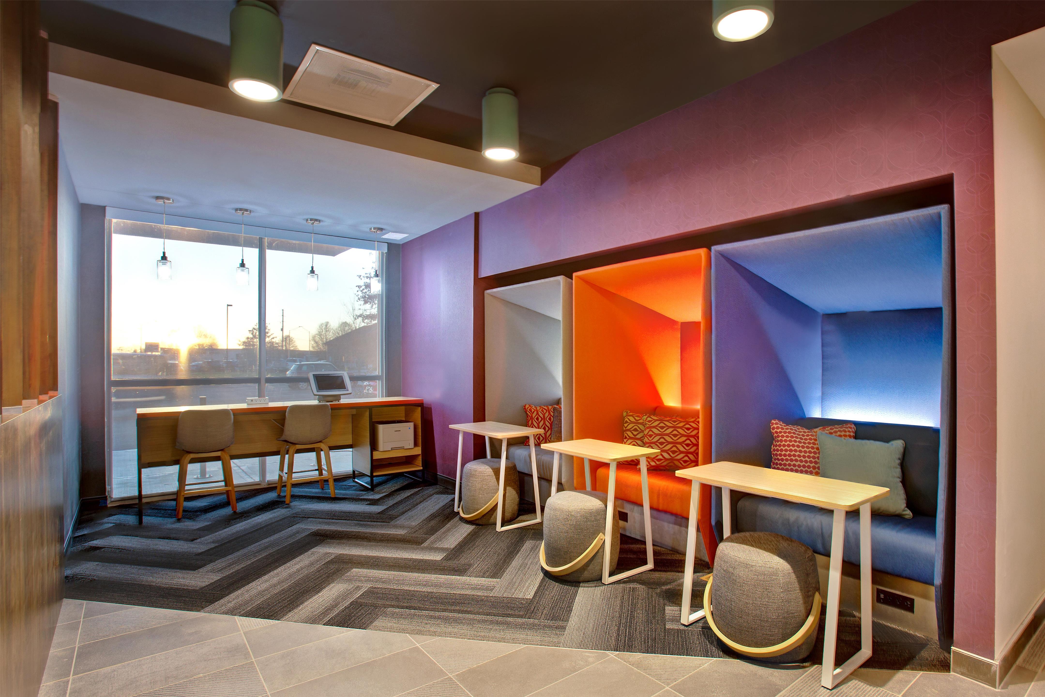 Lobby | Tru by Hilton Alcoa Knoxville Airport