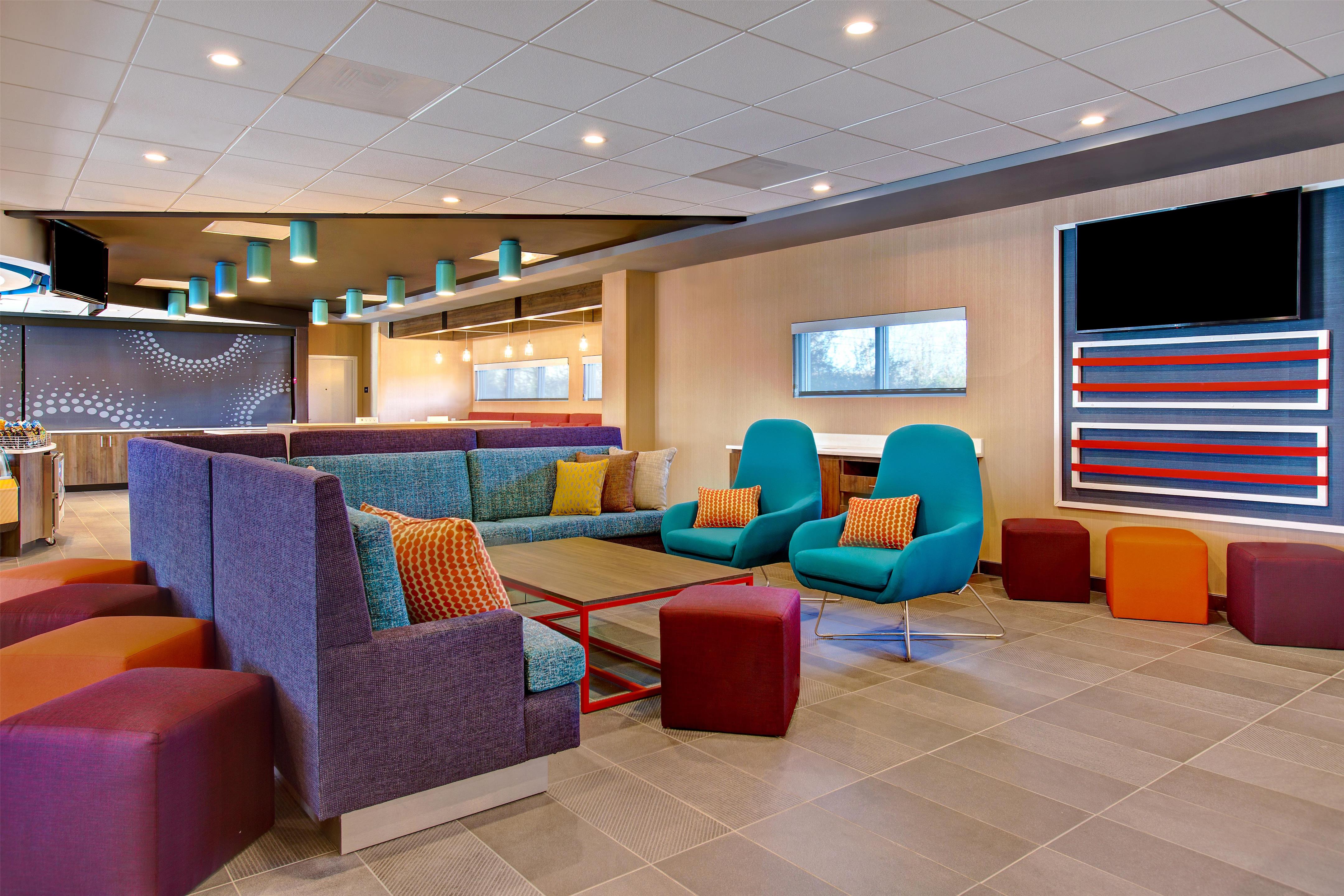 Lobby | Tru by Hilton Alcoa Knoxville Airport