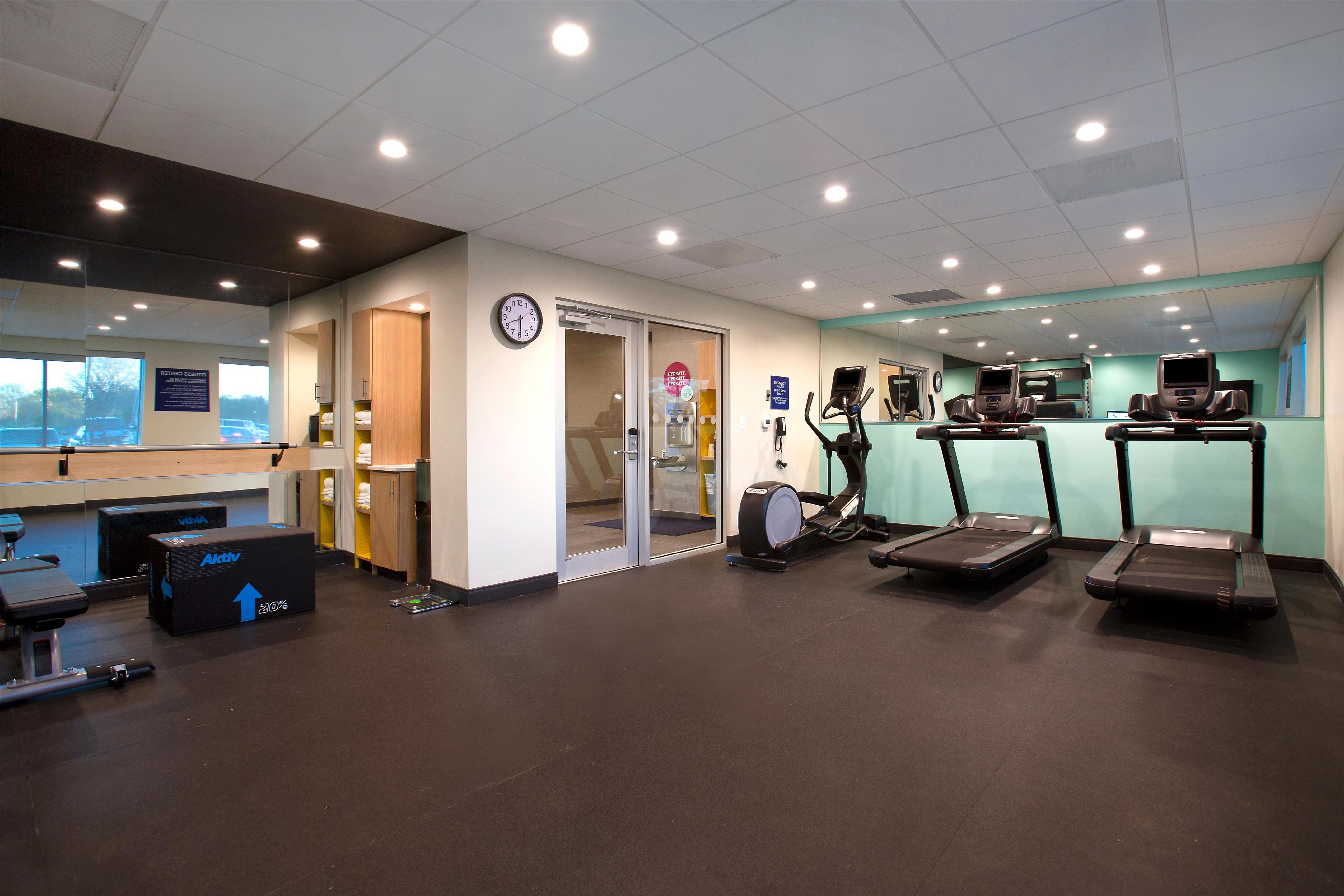 Health club fitness center gym | Tru by Hilton Alcoa Knoxville Airport
