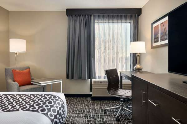  - La Quinta Inn & Suites Saint Louis - I-44, Exit 277B