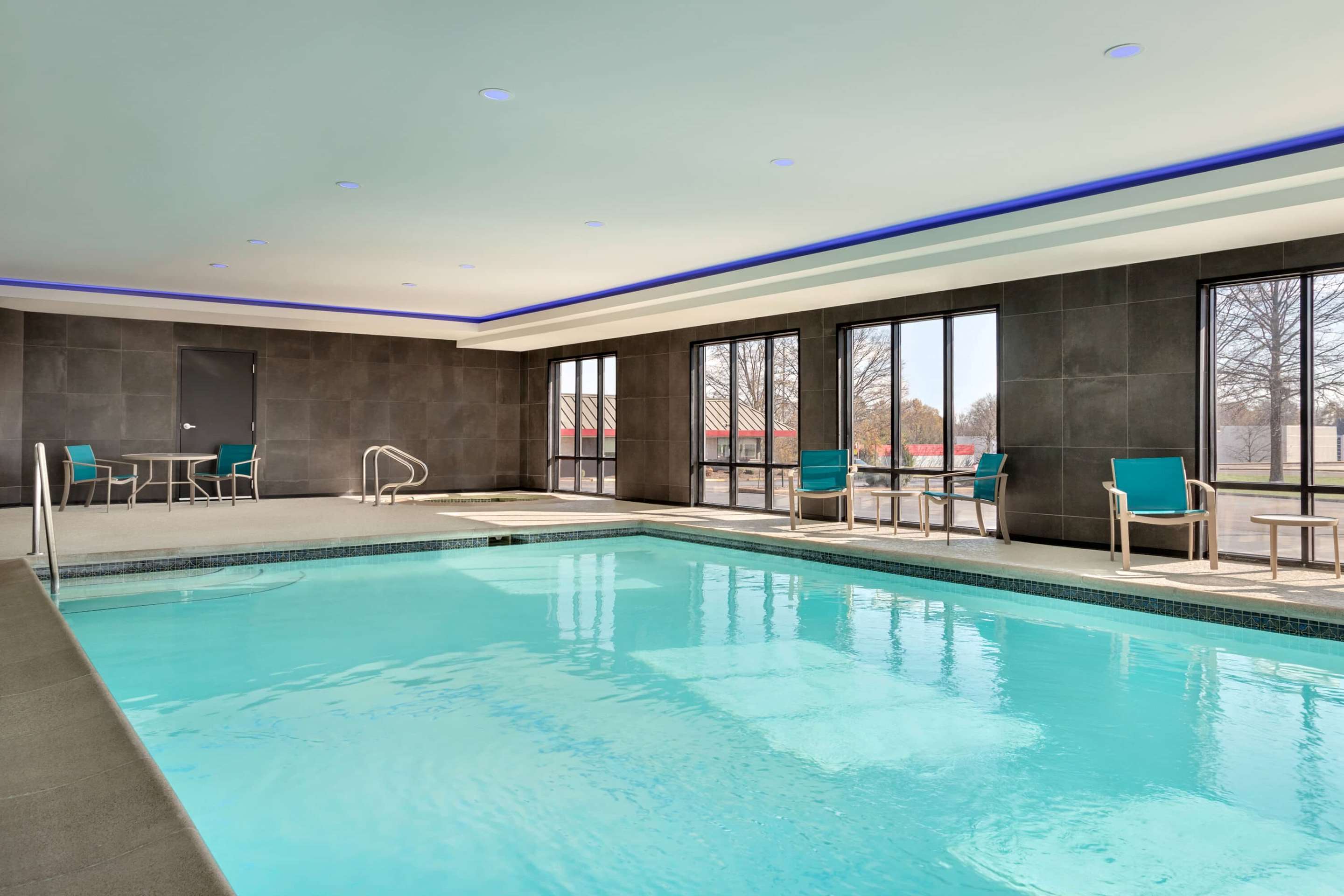 Pool | La Quinta Inn & Suites by Wyndham St Louis Route 66