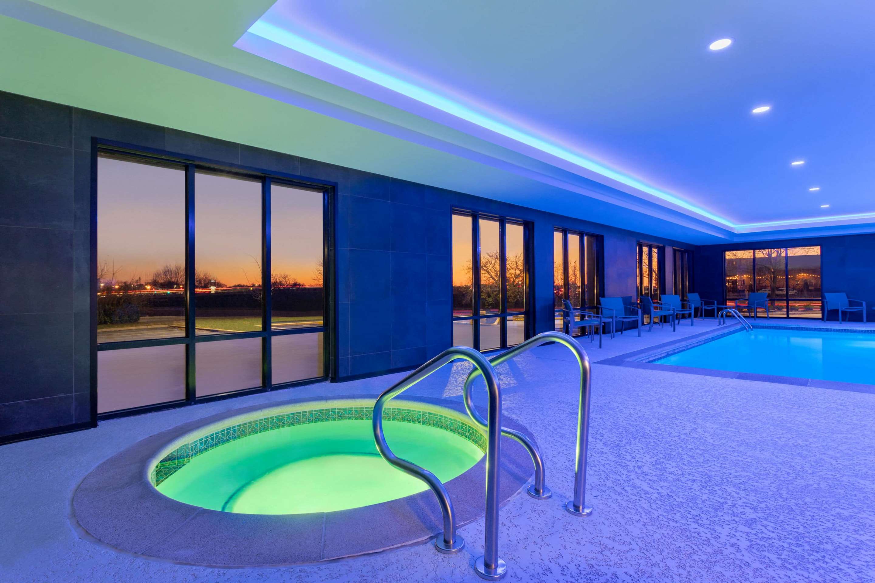 Pool | La Quinta Inn & Suites by Wyndham St Louis Route 66