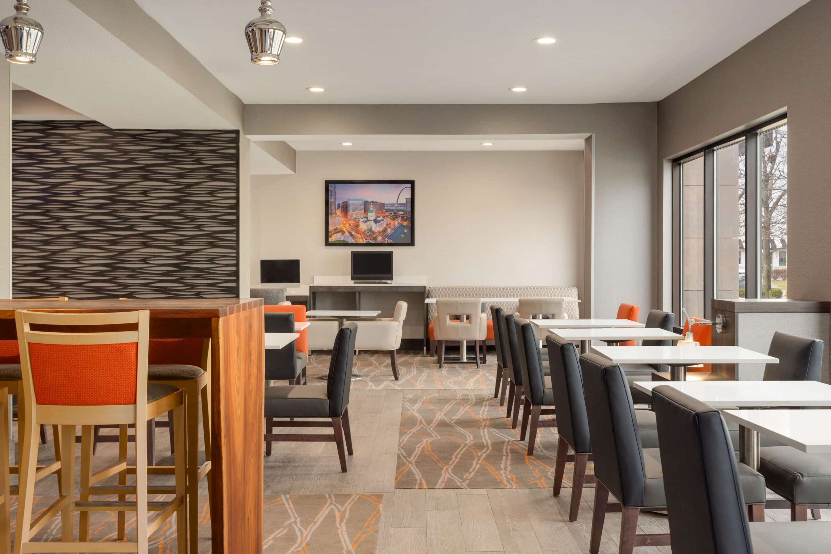 Property amenity | La Quinta Inn & Suites by Wyndham St Louis Route 66