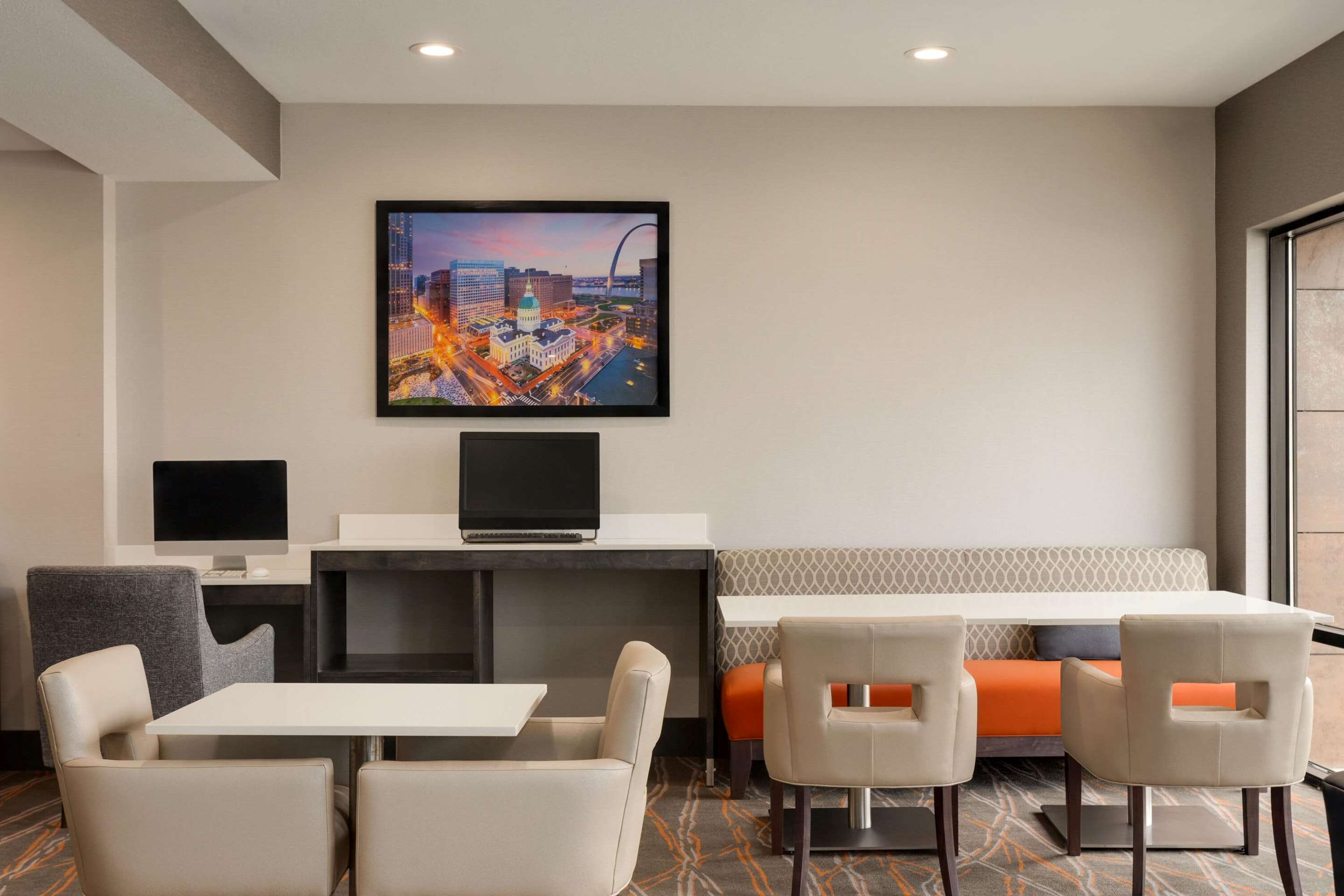 Business Center | La Quinta Inn & Suites by Wyndham St Louis Route 66