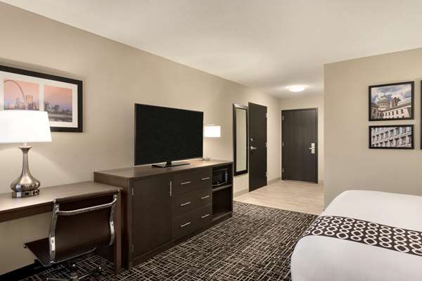  - La Quinta Inn & Suites Saint Louis - I-44, Exit 277B