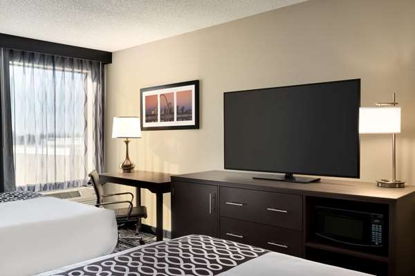  - La Quinta Inn & Suites Saint Louis - I-44, Exit 277B