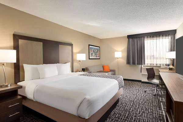 Suite - La Quinta Inn & Suites Saint Louis - I-44, Exit 277B