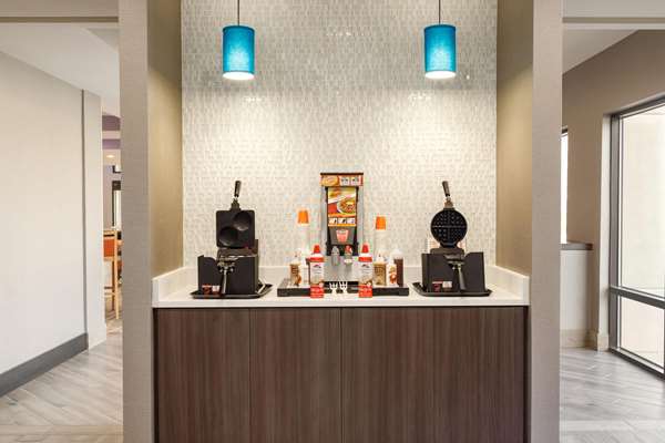  - La Quinta Inn & Suites Saint Louis - I-44, Exit 277B