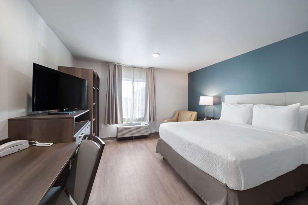 WOODSPRING SUITES DALLAS PLANO CENT-guestroom-Guest Room,On-Site.jpg