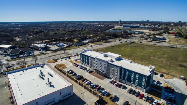 Exterior view - WoodSpring Suites Central Legacy Drive Plano