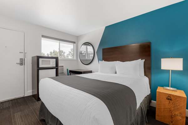  - Stoke Hotel Revelstoke