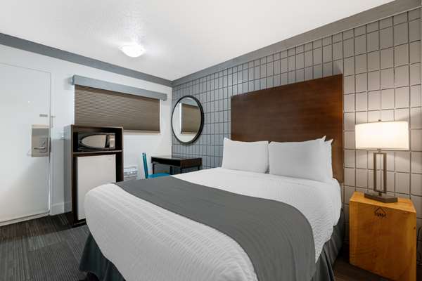  - Stoke Hotel Revelstoke