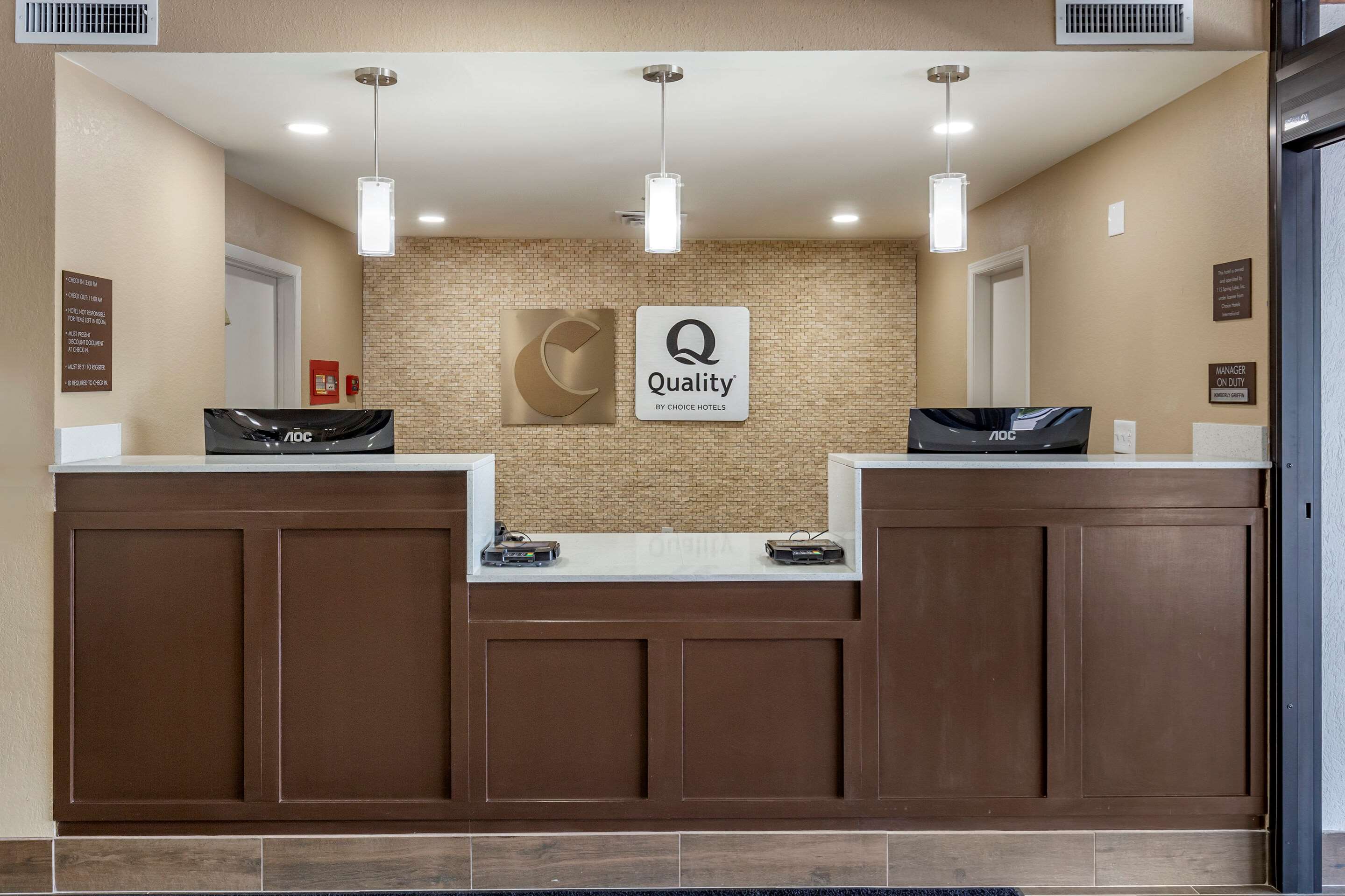 Front desk | Comfort Inn & Suites Spring Lake - Fayetteville Near Fort Liberty