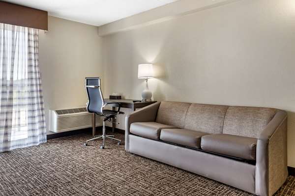  - Quality Inn & Suites Spring Lake