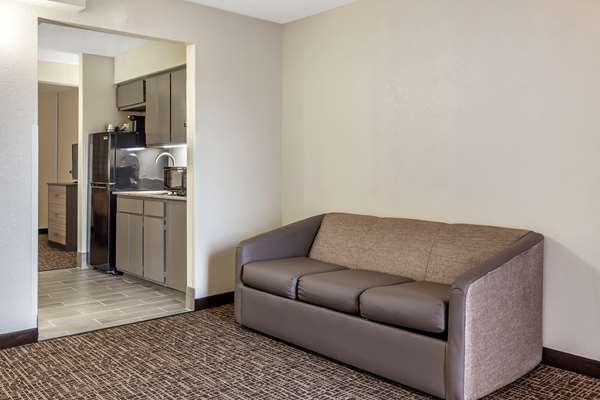  - Quality Inn & Suites Spring Lake