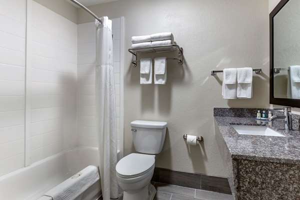  - Quality Inn & Suites Spring Lake