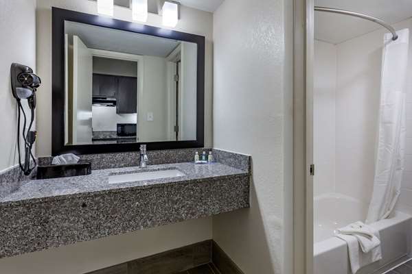  - Quality Inn & Suites Spring Lake