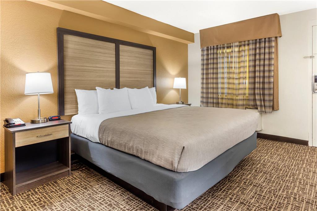 QUALITY INN AND SUITES SPRING LAKE-guestroom-Guest Room,On-Site.jpg
