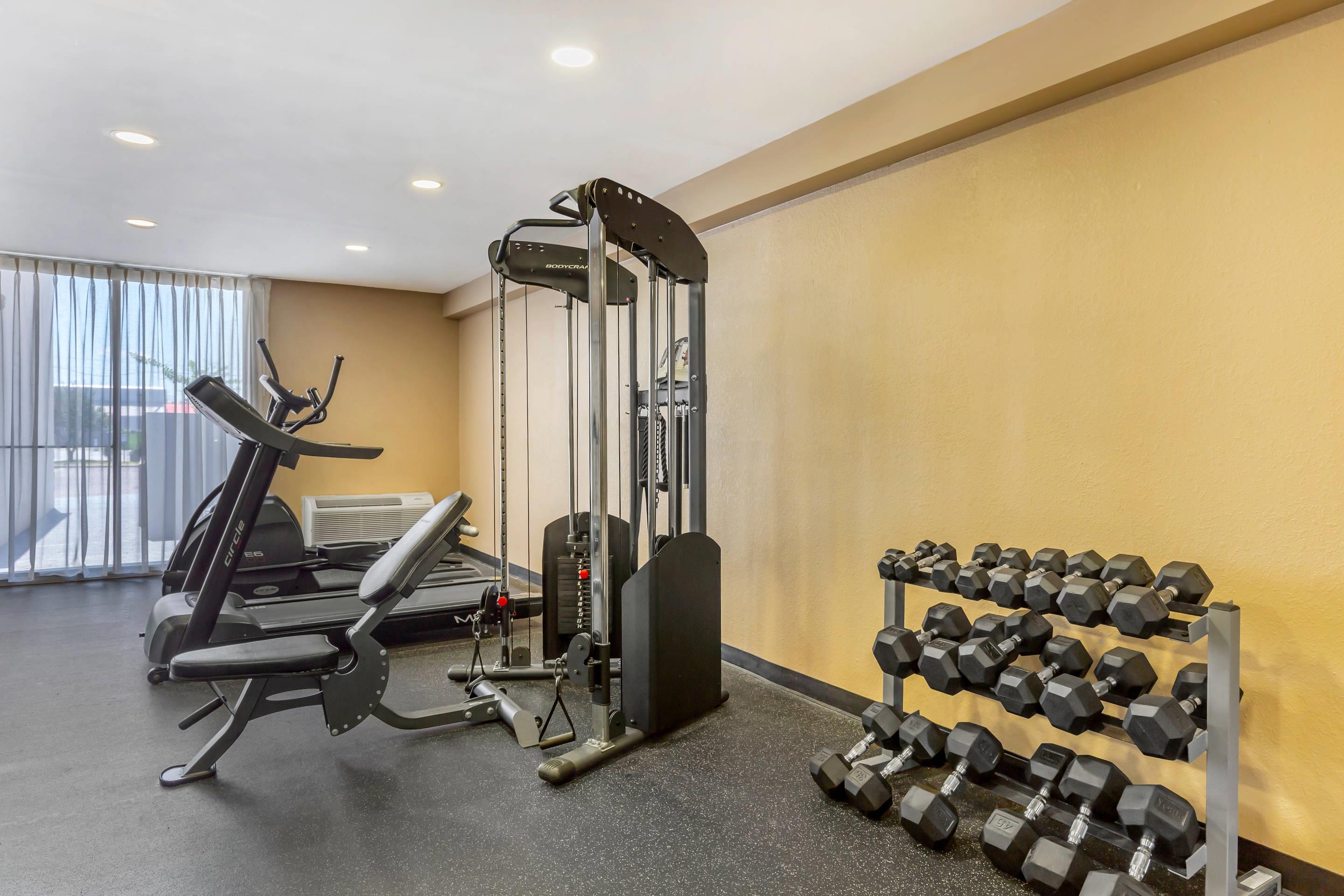 Fitness center | Quality Inn & Suites Near North Fort Bragg