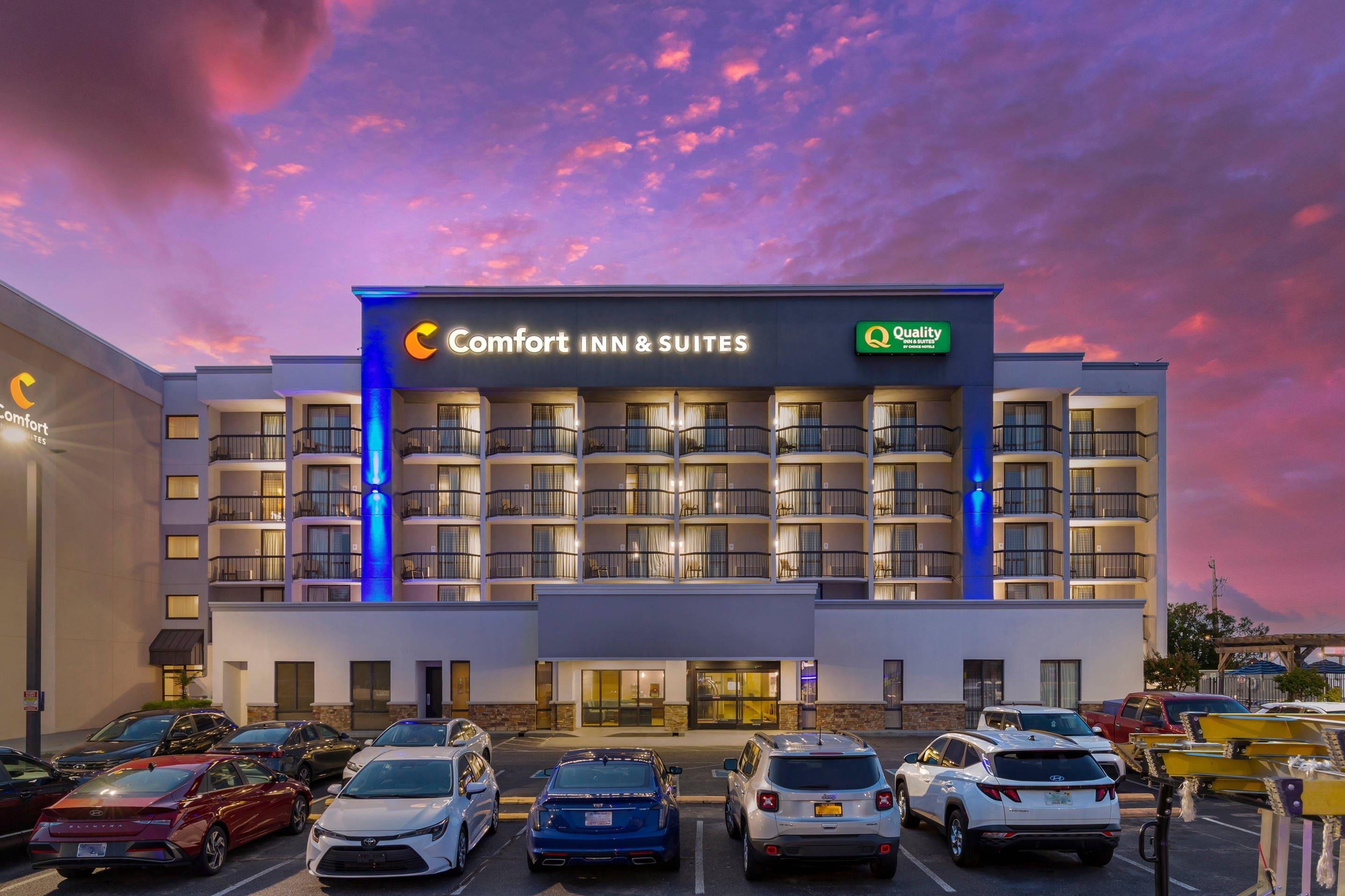 Hotel at night | Quality Inn & Suites Near North Fort Bragg