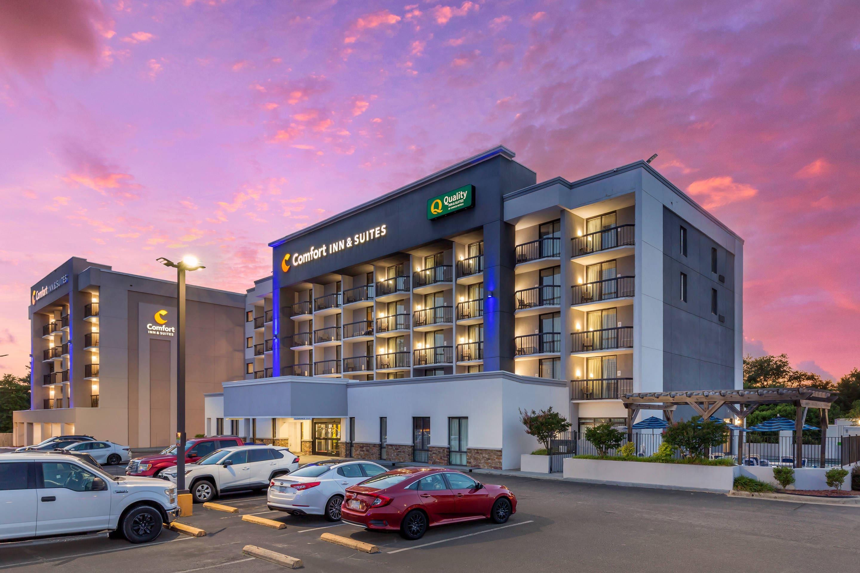 Hotel at night | Quality Inn & Suites Near North Fort Bragg