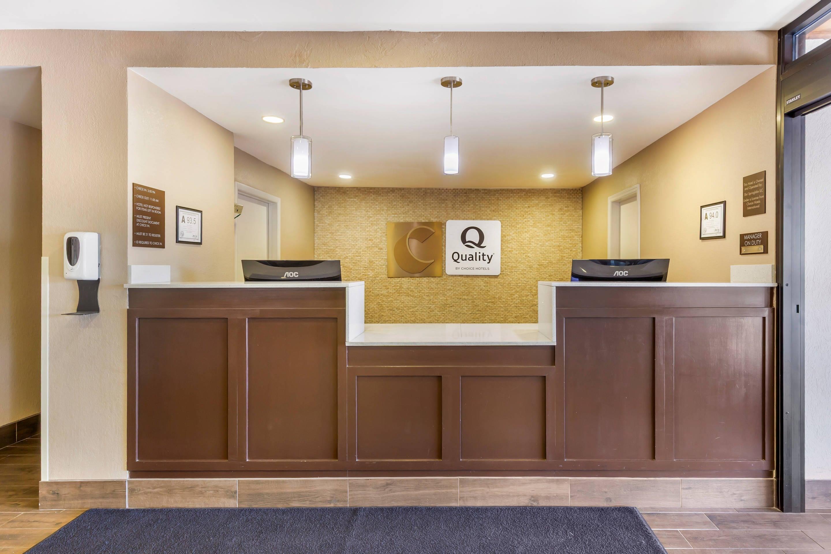 Front desk | Quality Inn & Suites Near North Fort Bragg