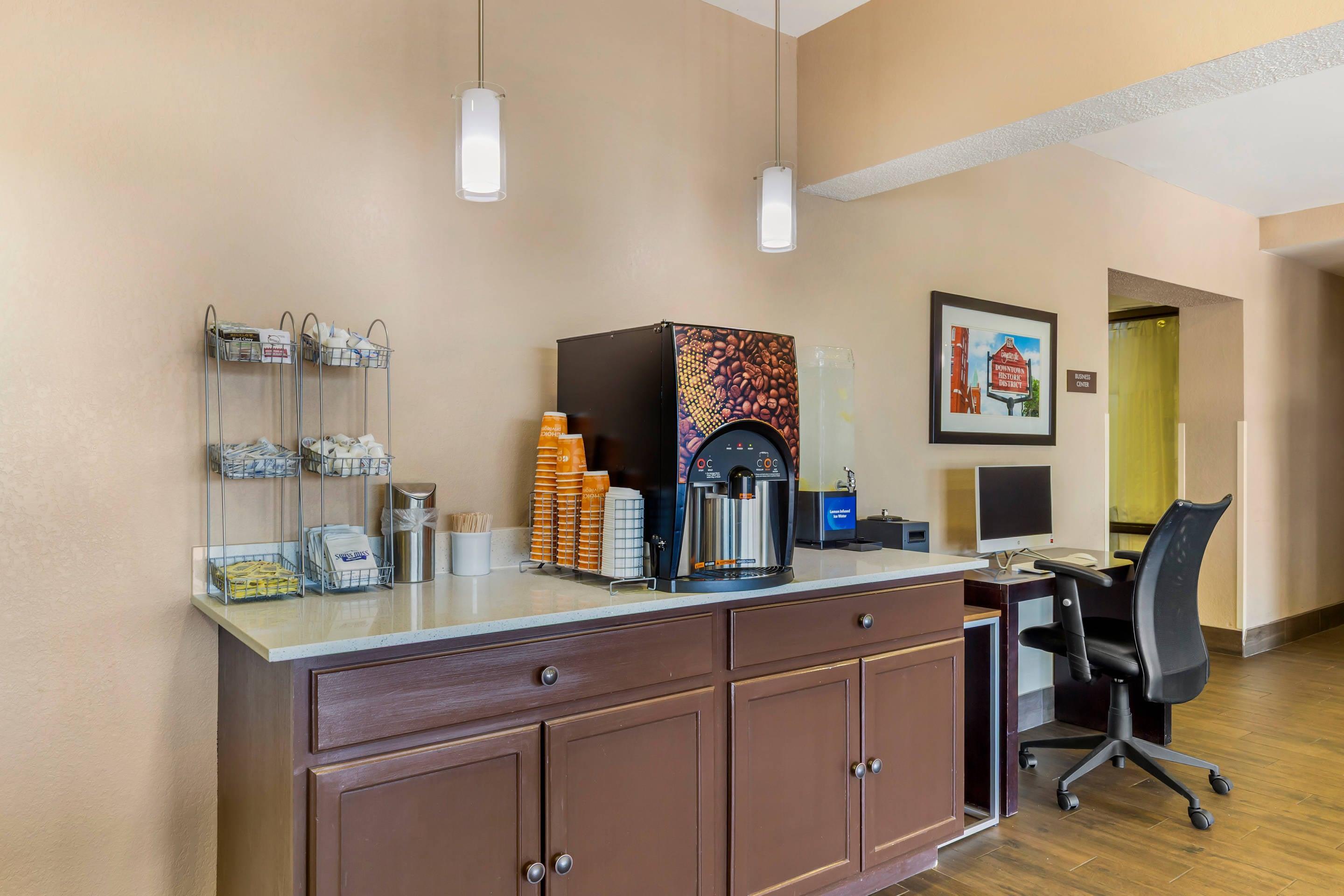 Business center | Quality Inn & Suites Near North Fort Bragg
