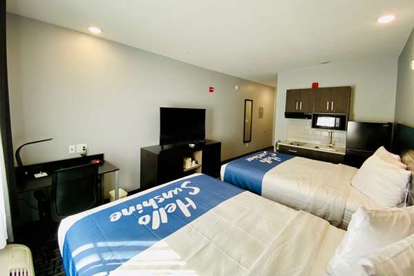  - Days Inn & Suites Graceland Area Horn Lake - I-55 & I-69, Exit 289